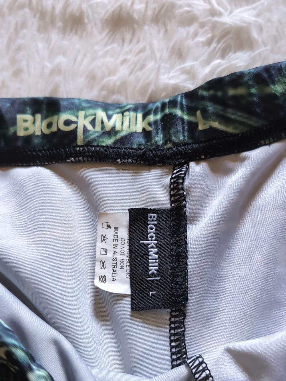 Blackmilk Old School The Dollar Green Illuminati Themed Leggings Size Large - Picture 9 of 13